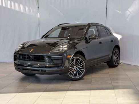 Used 2025 Porsche Macan image 1
