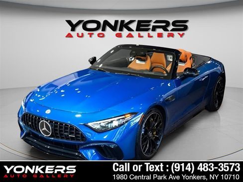 Used 2022 Mercedes-Benz SL 55 AMG 4MATIC w/ Driver Assistance Package image 21