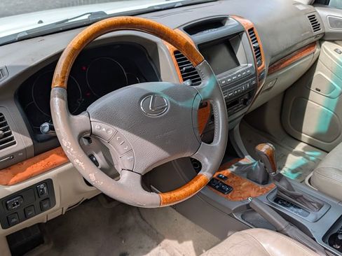 Used 2004 Lexus GX 470 image 2