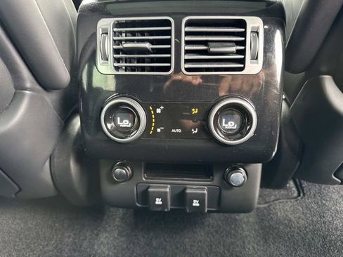 Used 2020 Land Rover Range Rover HSE image 23