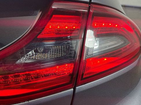 Used 2017 Hyundai Ioniq SEL image 30