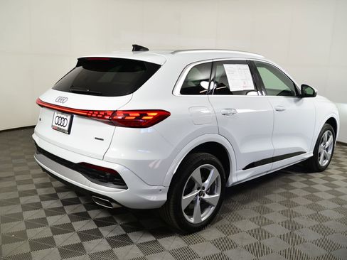 Used 2025 Audi Q5 Premium Plus image 9