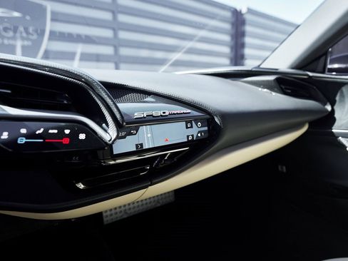 Used 2022 Ferrari SF90 Stradale image 68