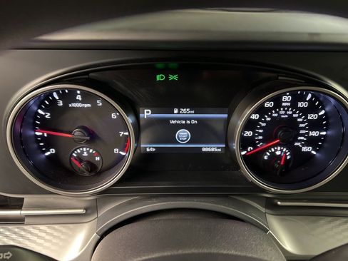 Used 2023 Kia Carnival LX image 20