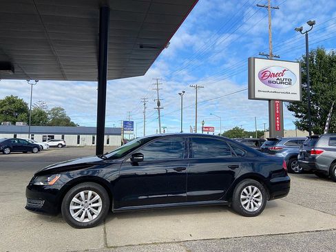 Used 2013 Volkswagen Passat 2.5 S image 1