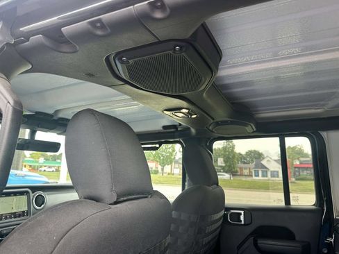 Used 2022 Jeep Wrangler Unlimited Rubicon 4xe AWD/4WD image 15
