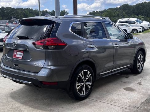 Used 2017 Nissan Rogue SL w/ SL Premium Package AWD/4WD image 6