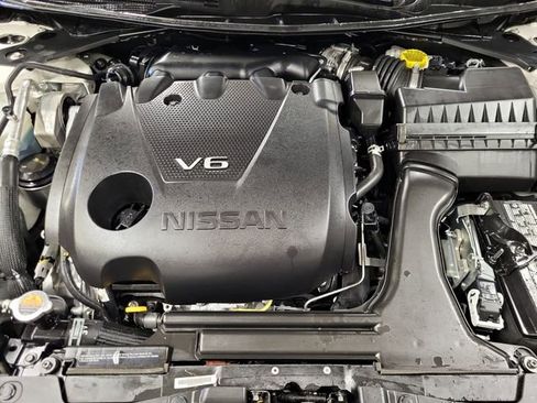 Used 2023 Nissan Maxima SR w/ Sport Mat Group image 31