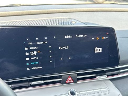 Certified 2024 Hyundai Elantra Limited image 20