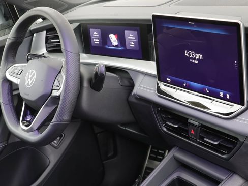 New 2026 Volkswagen Tiguan SE R-Line image 23