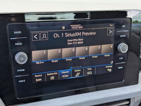 Used 2025 Volkswagen Jetta SE w/ Sunroof Package FWD image 30