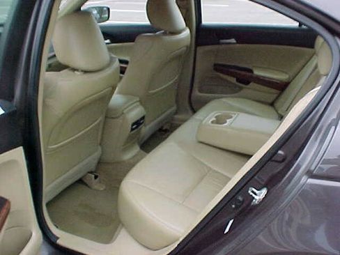 Used 2011 Honda Accord EX-L image 13