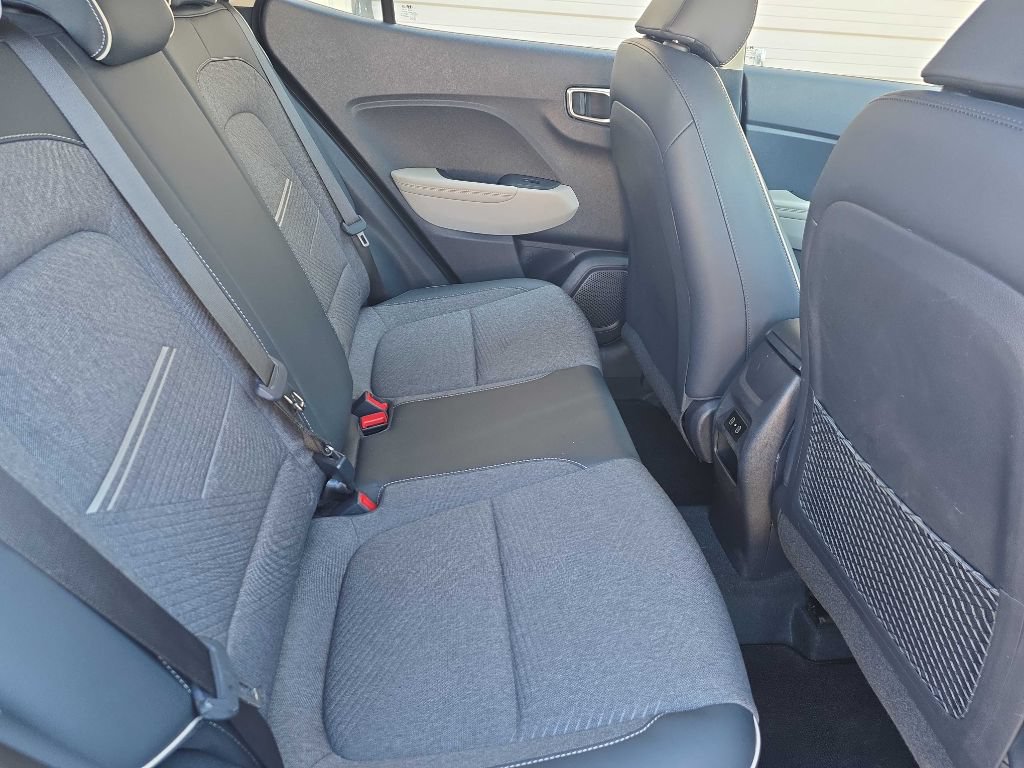 Used 2026 Hyundai Venue SEL FWD image 10