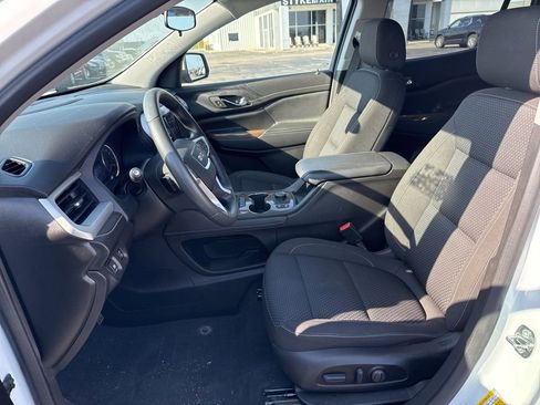 Used 2023 GMC Acadia SLE w/ Driver Convenience Package image 14