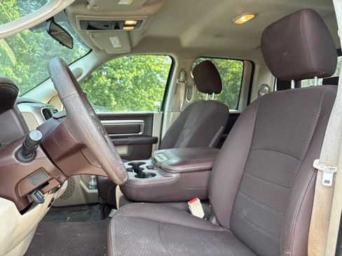 Used 2017 RAM 1500 Classic SLT AWD/4WD image 5