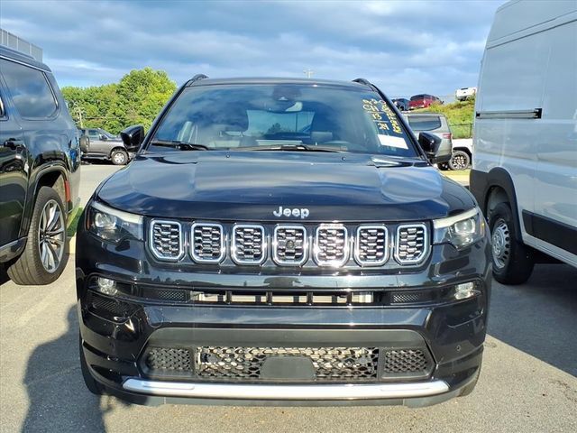 Used 2024 Jeep Compass Limited w/ Elite Group AWD/4WD image 12