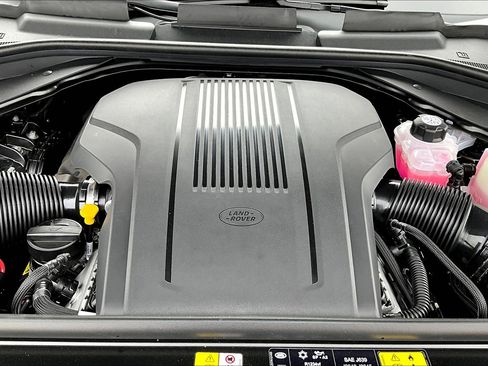 New 2025 Land Rover Range Rover SE image 11