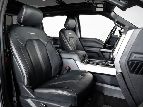 Used 2022 Ford F250 Platinum w/ Tremor Off-Road Package image 27