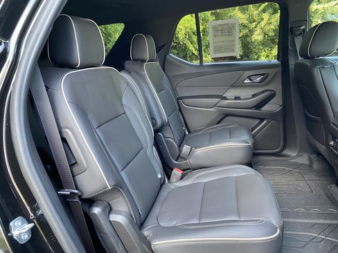 Used 2023 Chevrolet Traverse Premier w/ Redline Edition FWD image 36