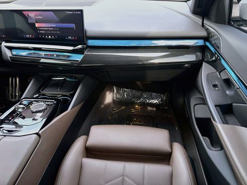 Certified 2024 BMW i5 eDrive40i w/ Executive Package RWD image 18