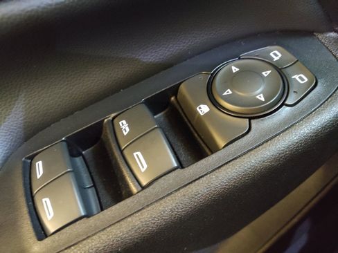 Used 2020 Chevrolet Equinox LT image 27