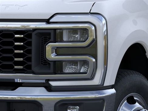 New 2026 Ford F350 King Ranch w/ Chrome Package AWD/4WD image 18