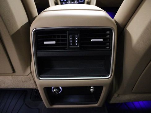 Certified 2019 Porsche Cayenne E-Hybrid image 30