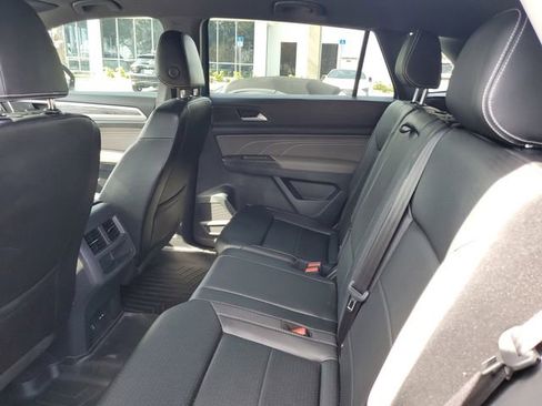 Used 2022 Volkswagen Atlas Cross Sport SE image 11