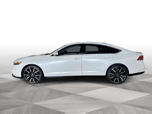 Used 2023 Honda Accord Touring image 5
