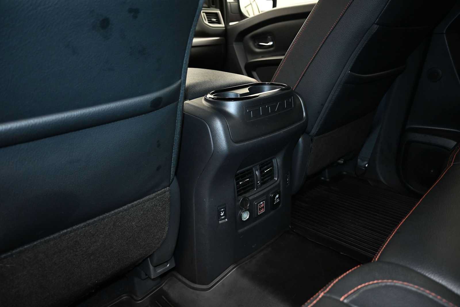 Used 2024 Nissan Titan PRO-4X w/ Pro-4x Convenience Package AWD/4WD image 20