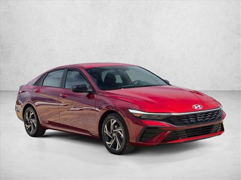 Certified 2025 Hyundai Elantra Sport FWD image 4
