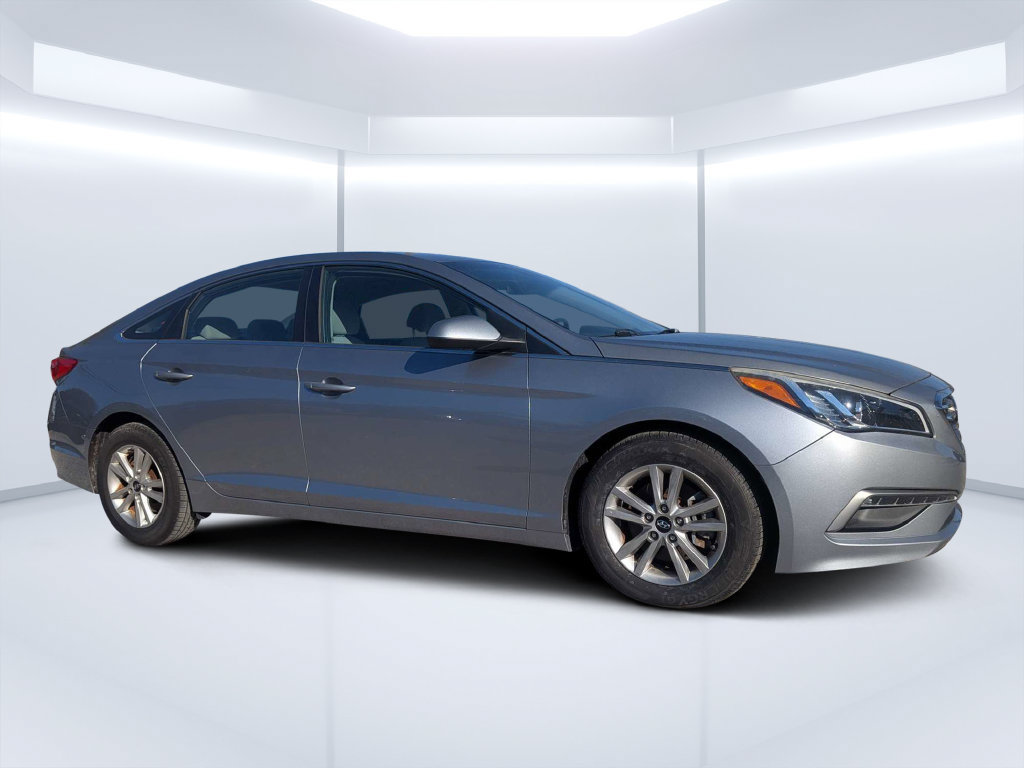 Used 2015 Hyundai Sonata SE FWD image 1