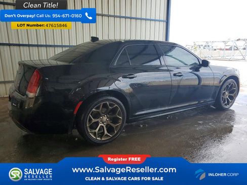 Used 2018 Chrysler 300 S w/ 300S Alloy Package image 4