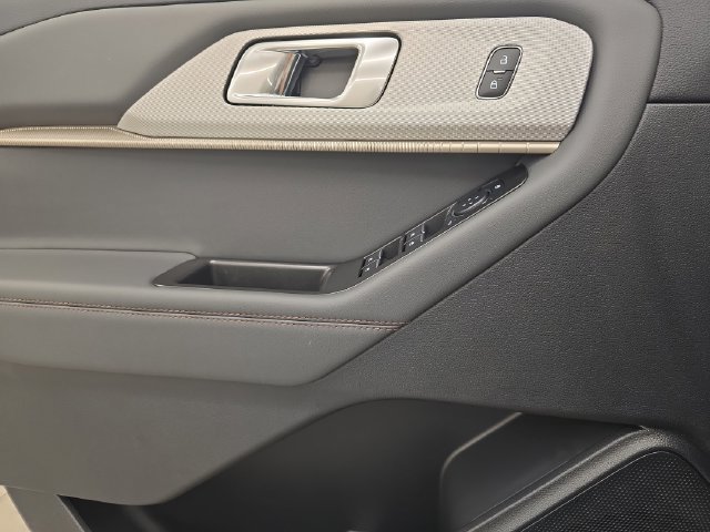 New 2026 Ford Explorer Active AWD/4WD image 39