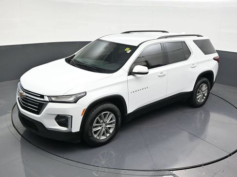 Used 2023 Chevrolet Traverse LT image 16