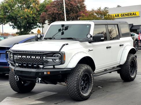 Used 2023 Ford Bronco Wildtrak image 8