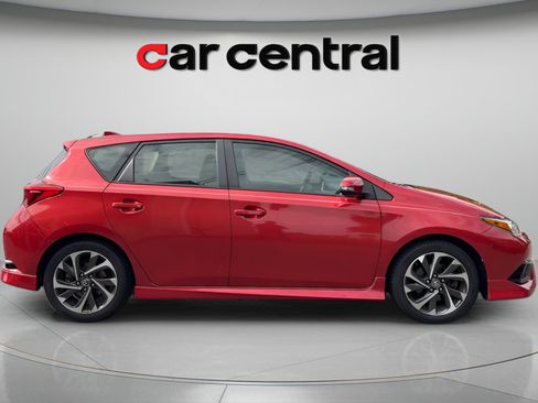 Used 2018 Toyota Corolla iM FWD image 6