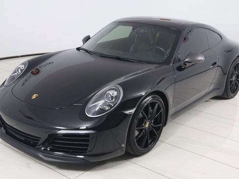 Used 2019 Porsche 911 Carrera T w/ Carrera T Interior Package image 28