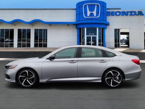Used 2022 Honda Accord Sport image 3