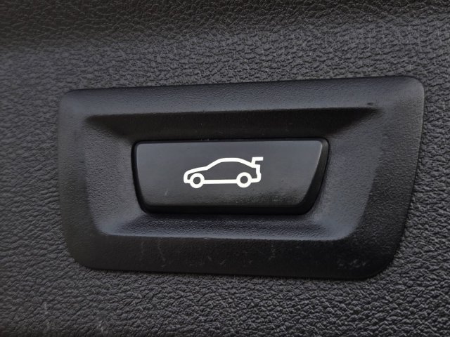 Used 2019 BMW X3 sDrive30i w/ Driving Assistance Package RWD image 11