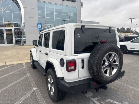 Used 2022 Jeep Wrangler Unlimited Sahara w/ Cold Weather Group image 10
