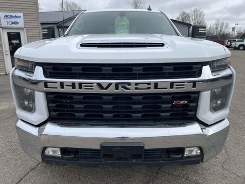 Used 2022 Chevrolet Silverado 2500 LT w/ Convenience Package image 3