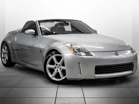 Used 2005 Nissan 350Z Touring RWD image 6