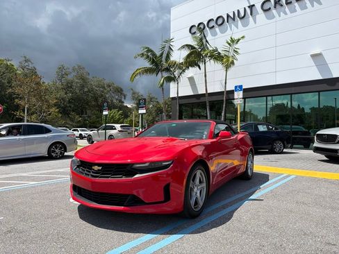 Used 2019 Chevrolet Camaro LT RWD image 11