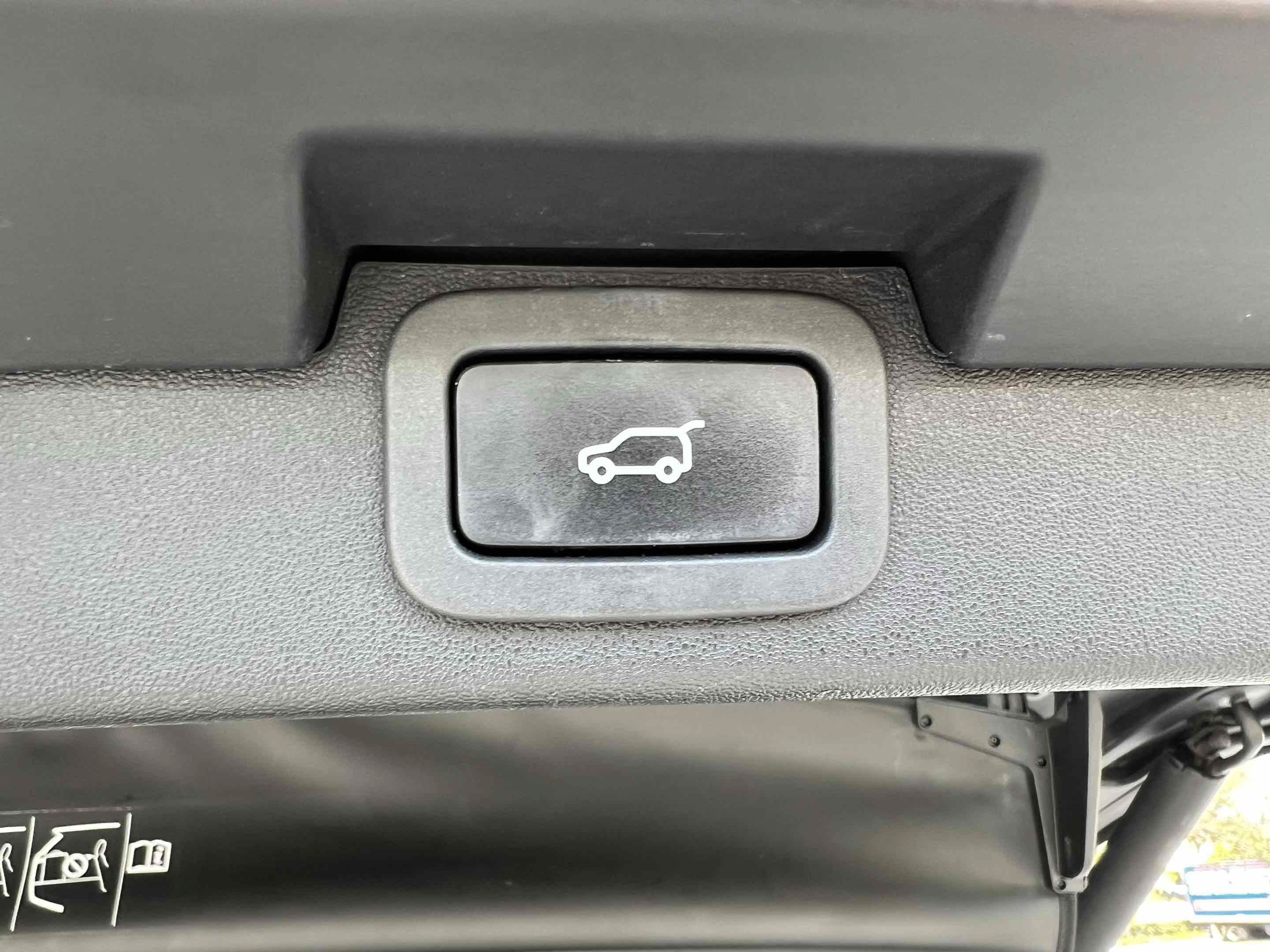 Used 2018 Land Rover Discovery HSE AWD/4WD image 79