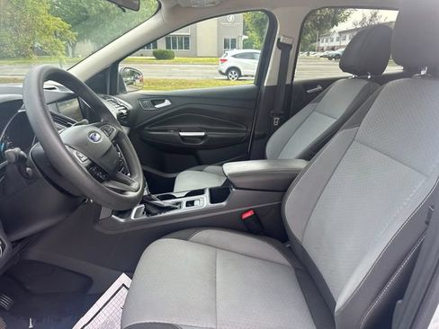 Used 2017 Ford Escape SE w/ Equipment Group 201A AWD/4WD image 13