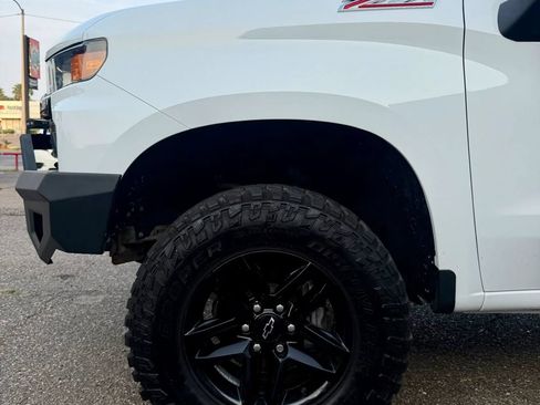 Used 2019 Chevrolet Silverado 1500 Custom Trail Boss w/ Custom Convenience Package AWD/4WD image 8