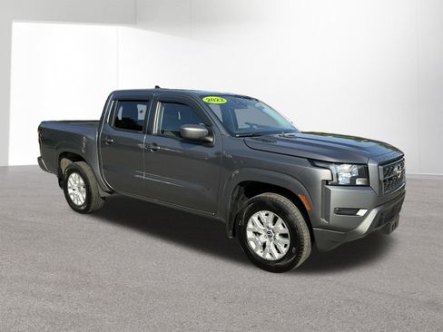 Used 2022 Nissan Frontier SV AWD/4WD image 3