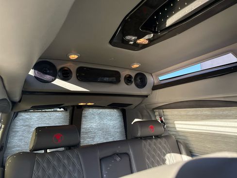 Used 2023 Chevrolet Express 2500 image 31