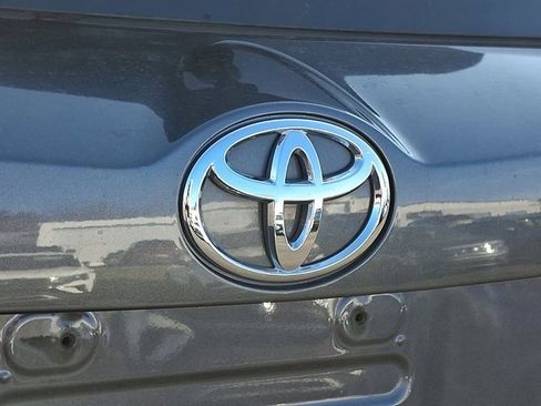 Used 2013 Toyota RAV4 XLE image 36